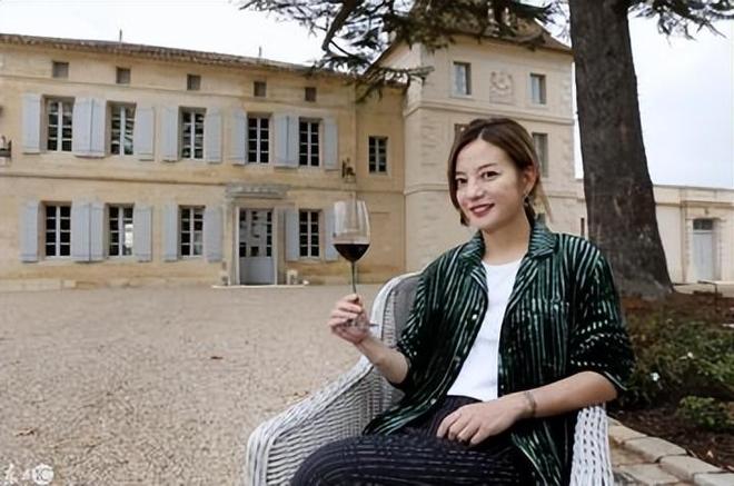 深夜2点直播10分钟被封！赵薇凌晨亲美女主播复出试探藏不住了(图13)