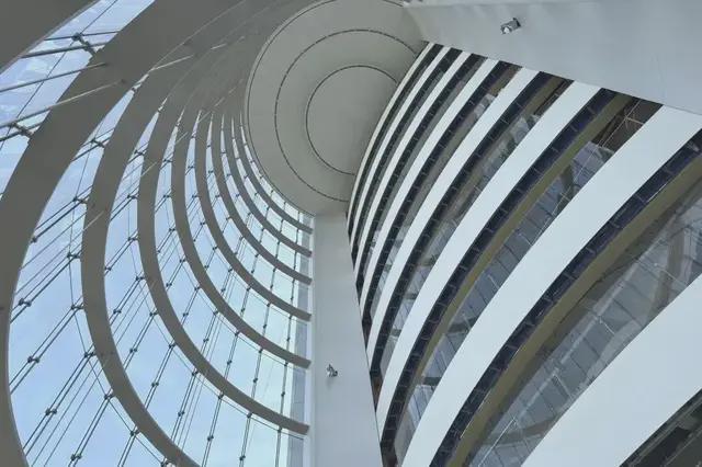 中国啤酒一哥的总部“搬家”深圳新大楼形如啤酒罐！(图8)